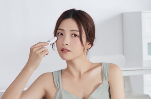 張靜初同款WellSkins薇新溫熱彩光美眼儀，小米有品10月15日眾籌首發！