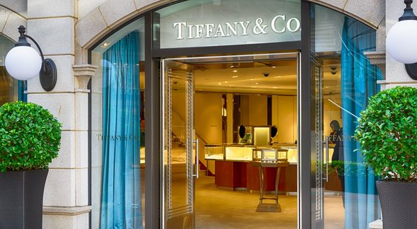 LVMH大手筆收購Tiffany，能幫助它成為硬奢巨頭嗎？