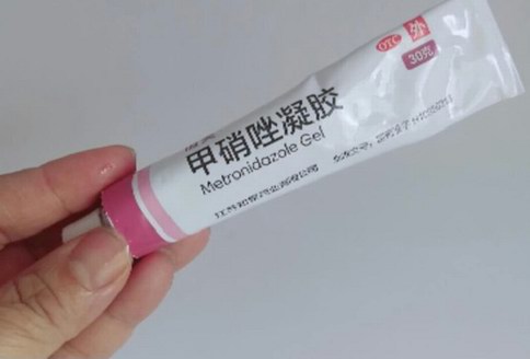 解決長期戴口罩肌膚問題，就用甲硝唑凝膠祛痘