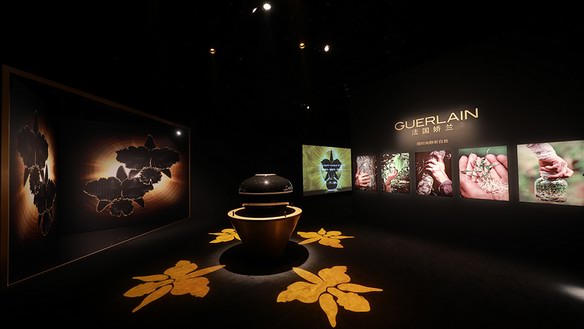  回溯歲月，奇跡煥顏 法國嬌蘭臻情獻禮“BEYOND TIME 時間之外”藝術展