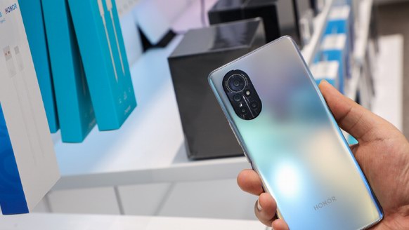 榮耀V40系列再添一員，榮耀新品真機圖曝光