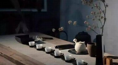 靜坐茶席前，泡上一壺茶，是一件好奢侈的事