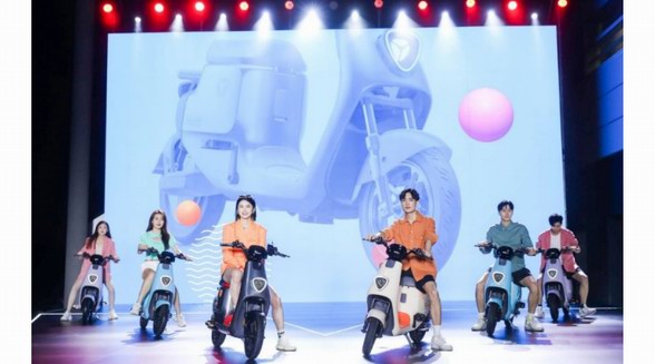 高端出行全面進階！雅迪VFLY讓都市出行更“自由