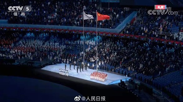 一起向未來！ 中國十佳時裝設計師丁潔在鳥巢與孩子們“虎頭虎腦”迎冬奧