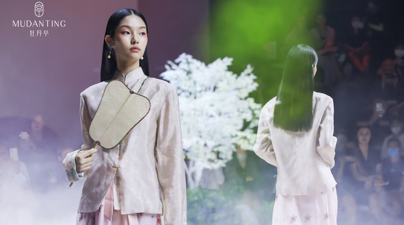 牡丹亭·韓2023春夏品牌發布：為獨立自信女性而設計的國風時裝品牌