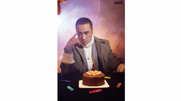 潮男必備單品，與吳鎮宇、劉怡潼一起，卡塔一下，火力全開！