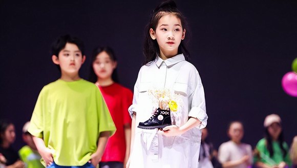 重新定義中國童鞋時尚！泰蘭尼斯2023年度品牌大秀精彩綻放申城