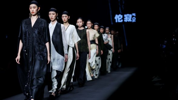佗寂2024春夏女裝發布會----東方美學在時尚界的前行之路