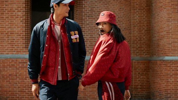 潮聚東西，行無(wú)定式，TOMMY HILFIGER龍年系列煥新上市