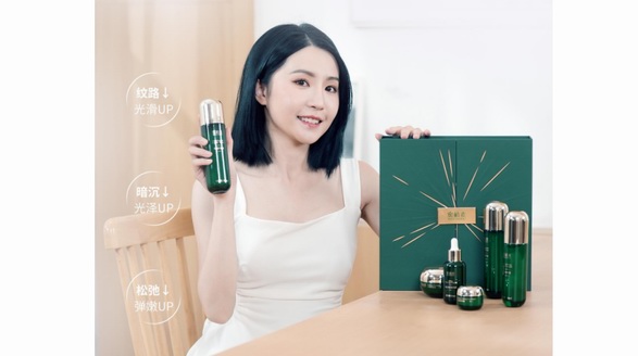 護膚圈瘋狂內卷，這套蜜植素抗衰套盒能愈齡