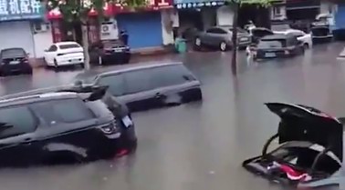 鄭州居民進入“看海”模式, 河南多地迎雷暴大風大暴雨