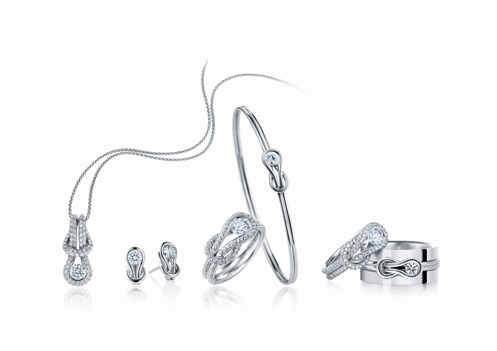 Forevermark®永恒印記Encordia®擁愛系列：經典之結 深情相擁