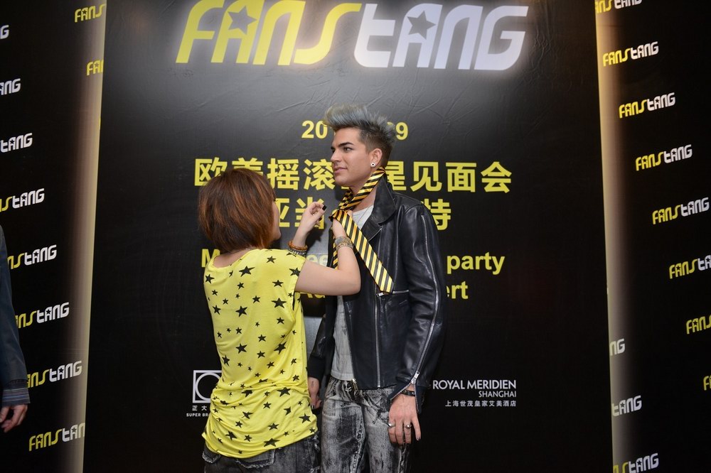 美國猶太裔流行歌手、舞臺劇演員亞當-蘭伯特與Fanstang（粉絲堂）正式簽約
