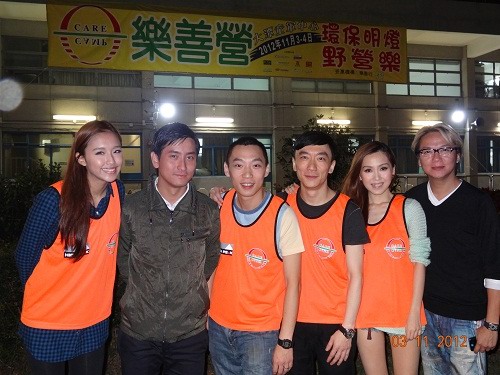 (左起) 2011中國小姐大賽香港賽區冠軍曾淑雅小姐(Jumbo)、香港著名DJ及電視節目主持范振鋒先生、向展威先生、向展邦先生、香港名模Olivia與著名歌手吳國敬先生合照。