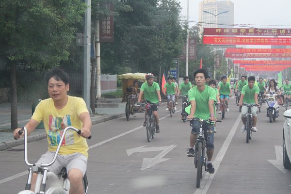 9月1日，浦江國際開元大酒店舉行了“開元自行車騎行日”綠色騎行活動，以騎自行車、撿拾仙華水庫邊垃圾等形式，倡導(dǎo)“低碳、綠色、環(huán)保”的生活方式。