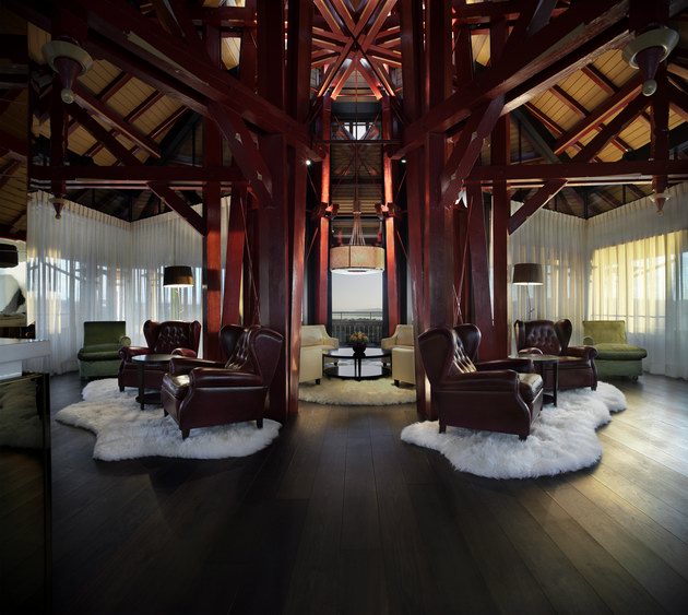 多爾德豪華酒店Maestro Suite（藝術大師套房）中的起居室