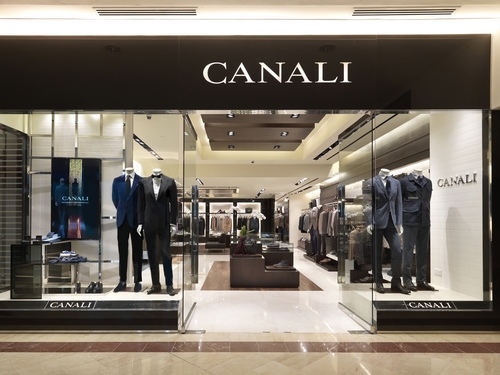 櫥窗展示-CANALI首家吉隆坡旗艦店