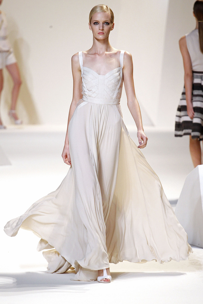 Elie Saab 2013春夏流行發(fā)布