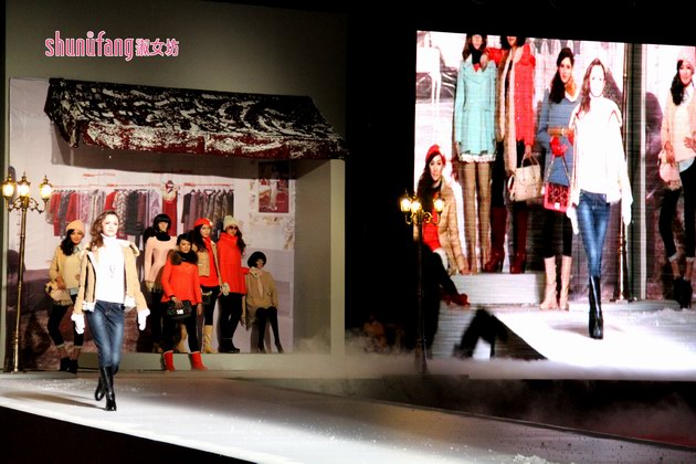 十八淑女坊2012年冬季新品發(fā)布會(huì)暨訂貨會(huì) - 十八淑女坊“雪舞魅影冬季新品秀